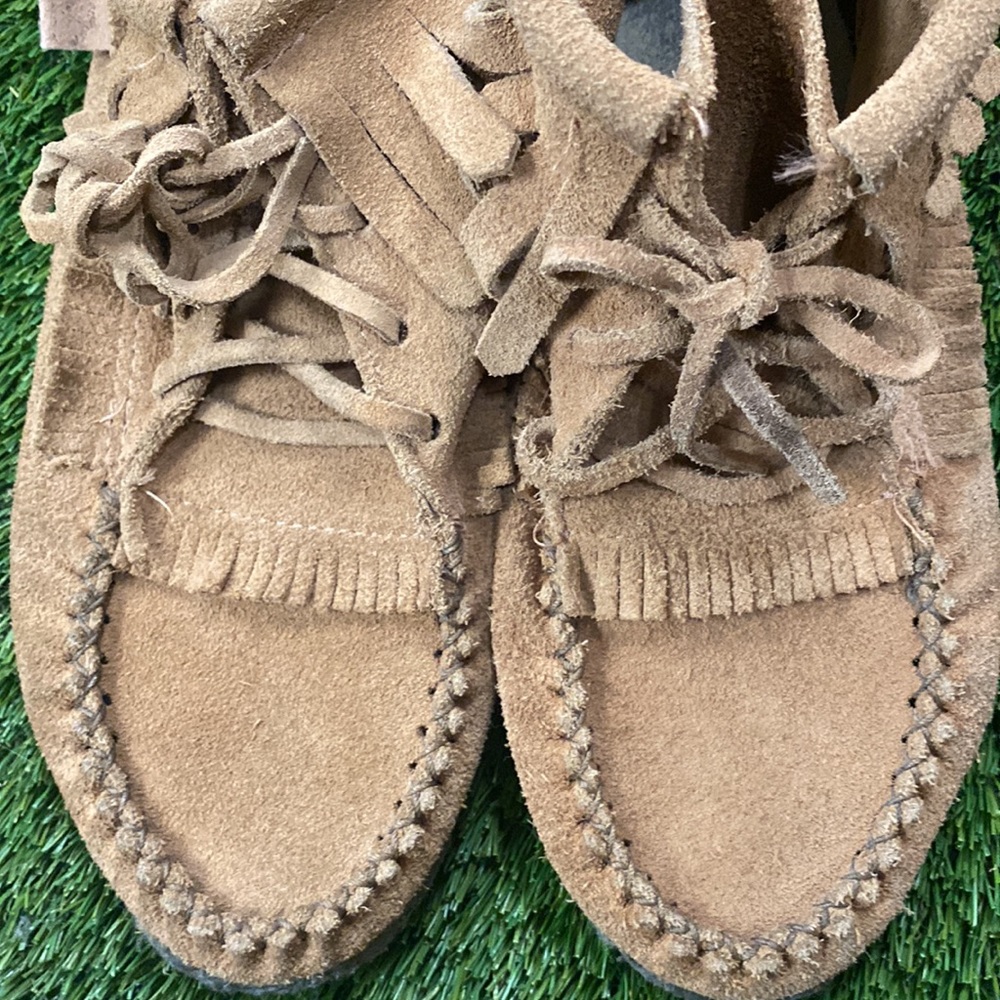 Laurentian Chief moccasins - size 35